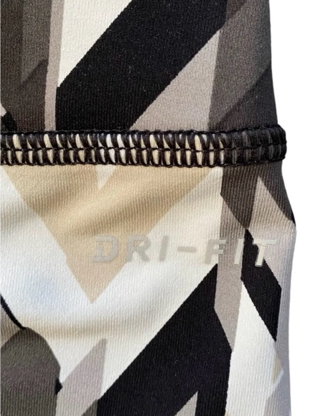 Nike Dri-Fit Women’s Multi Color Athletic Capri Leggings Bottoms Size XL